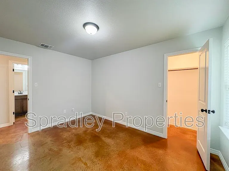 204 Juniper Dr #B — Photo 10