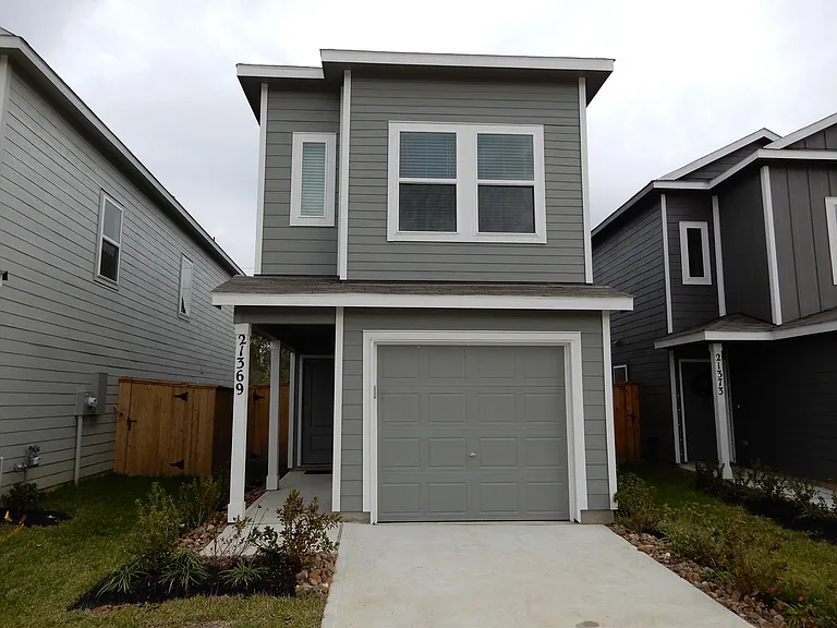 21369 Carosella Dr — Photo 1