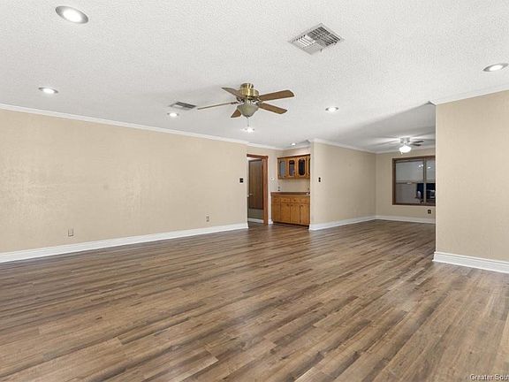 4th image of 121 Summerwood Dr