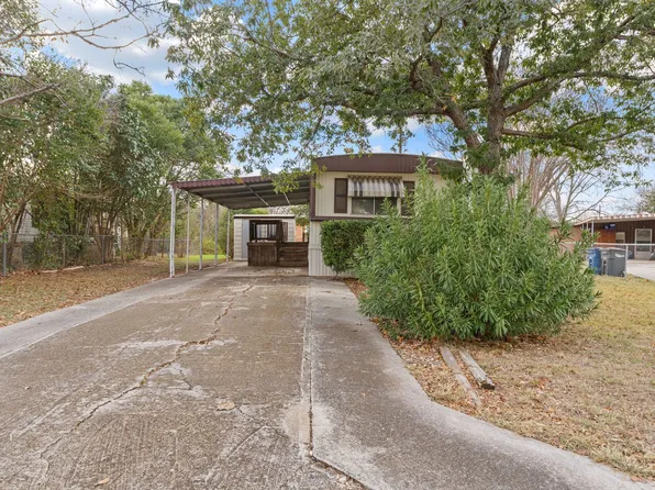 1506 Honeysuckle Ln, New Braunfels, TX 78130