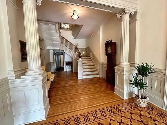 2nd image of 1319 N Main St #2