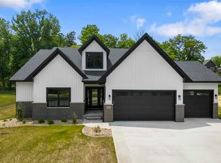 5602 Seminole Valley Trl NE, Cedar Rapids, IA