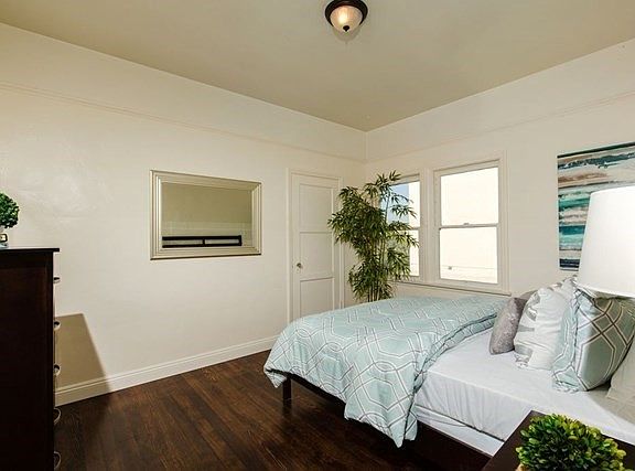 4th image of 2928 5th Ave #2928