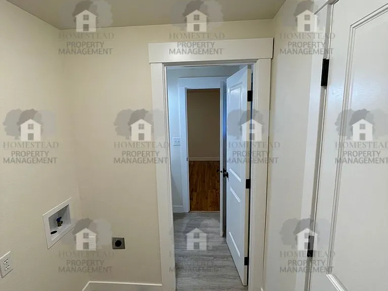 425 S 8th St — Photo 11