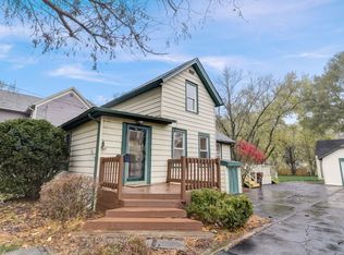 1014 Clay St, Woodstock, IL 60098