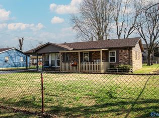 208 Hillside Rd SW, Decatur, AL 35601