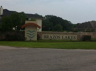 6119 Brazos Lakes Dr, Richmond, TX 77469