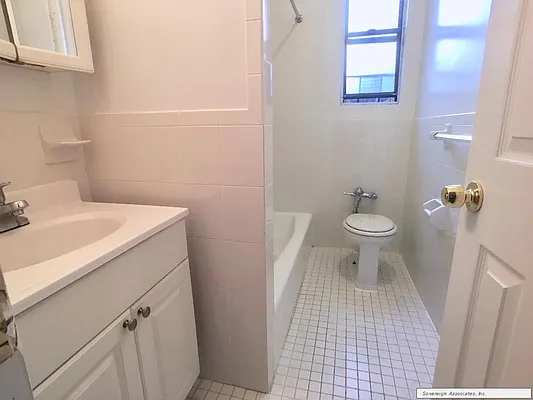 Rented by Sovereign Associates | media 9