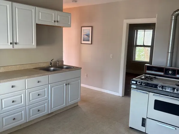 448 Cumberland Hill Road Woonsocket, 448 Cumberland Hill Rd #3F, Woonsocket, RI 02895