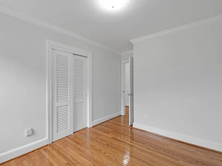 306 Granville Dr — Photo 18
