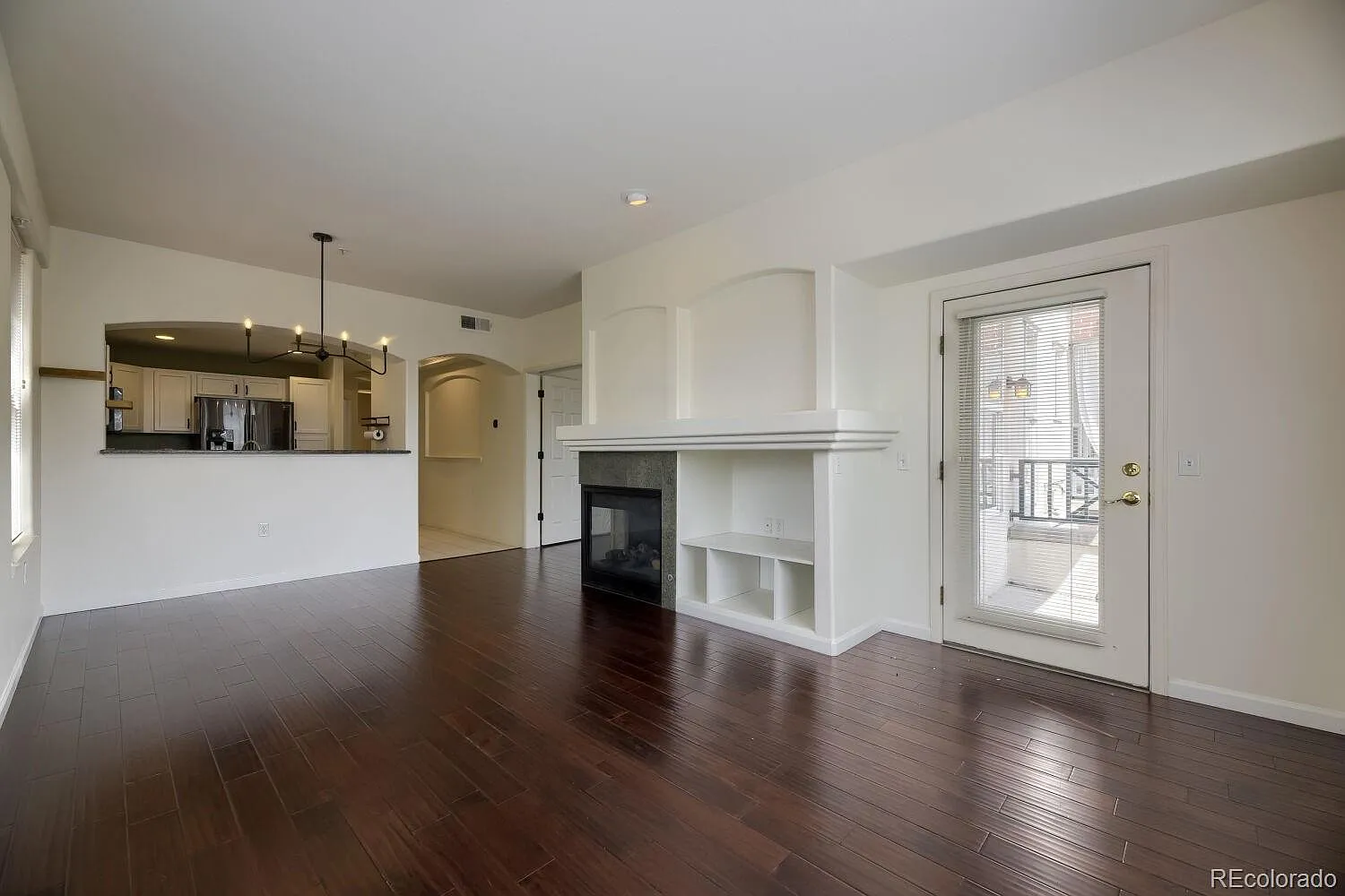 2 bed, 2.0 bath, 1038 sqft, $2,350 — Photo 4
