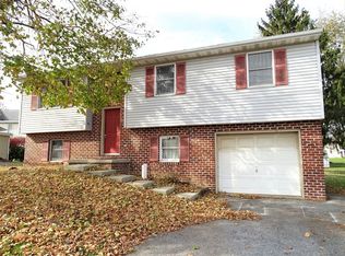 1610 Apple St, Ephrata, PA 17522