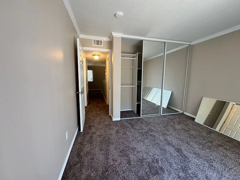 2616 Alpine Blvd #20 — Photo 8