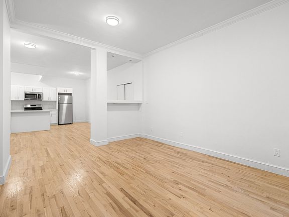 3rd image of 160 Bleecker St Office L1