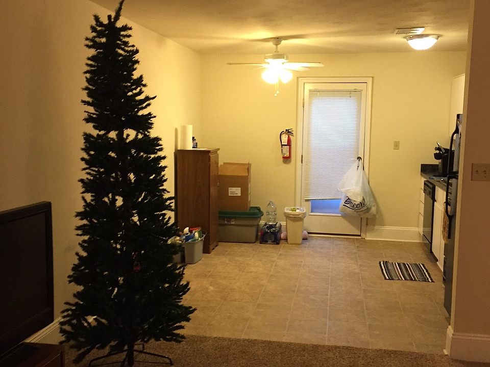 Kitchen / Dining Rm combo