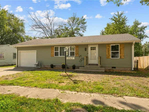 29 E 3rd St, Adrian, MO 64720