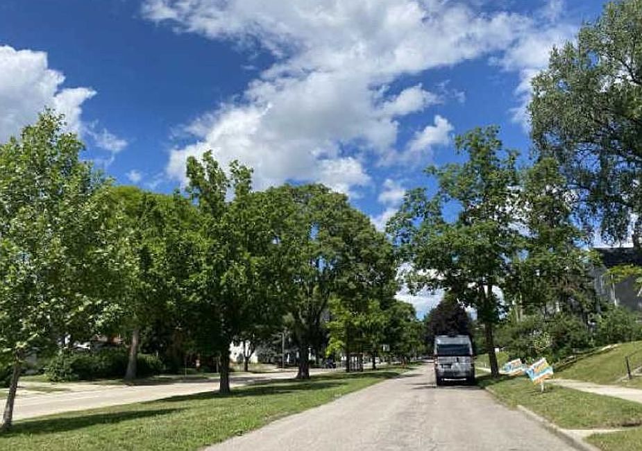 Exterior Neighborhood (street photo)