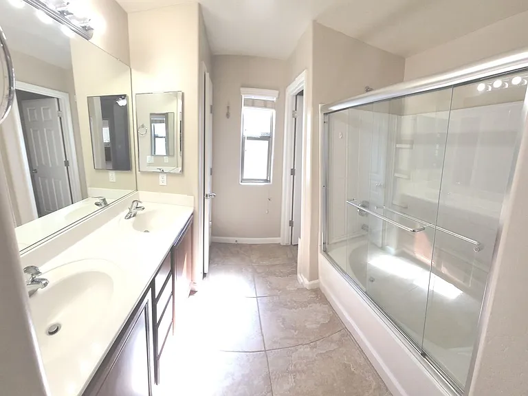 1814 W Desert Hills Dr — Photo 13