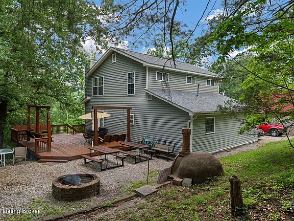 3rd image of 755 Sleepy Hollow Cir