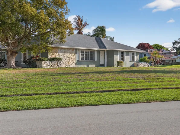 2092 SE Allamanda Drive, Port St Lucie, FL 34952