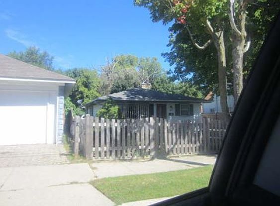 2nd image of 1010 Glen Ct