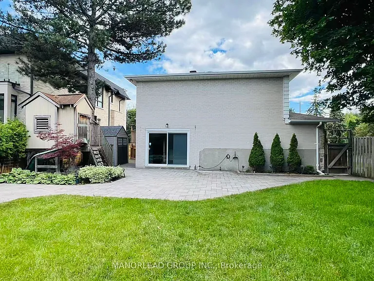 10 Greenyards Dr — Photo 48
