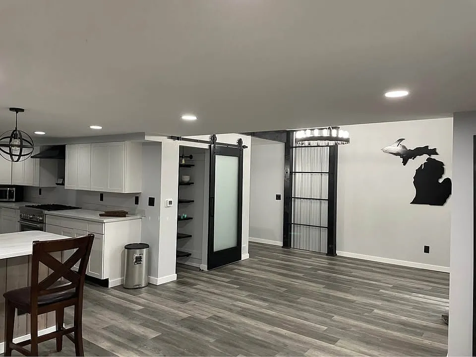 2 bed, 1300 sqft, $2,000 — Photo 4