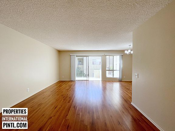 5th image of 1818 Ramona Ave APT 206