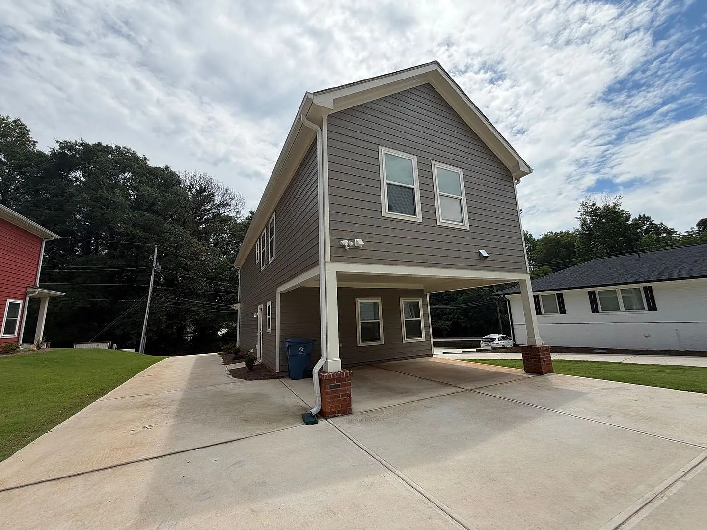 Pre-Leasing For August 2027! — Photo 2