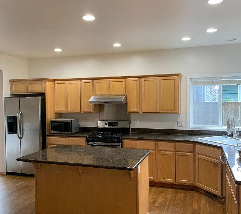 1st image of 5020 194th St SW