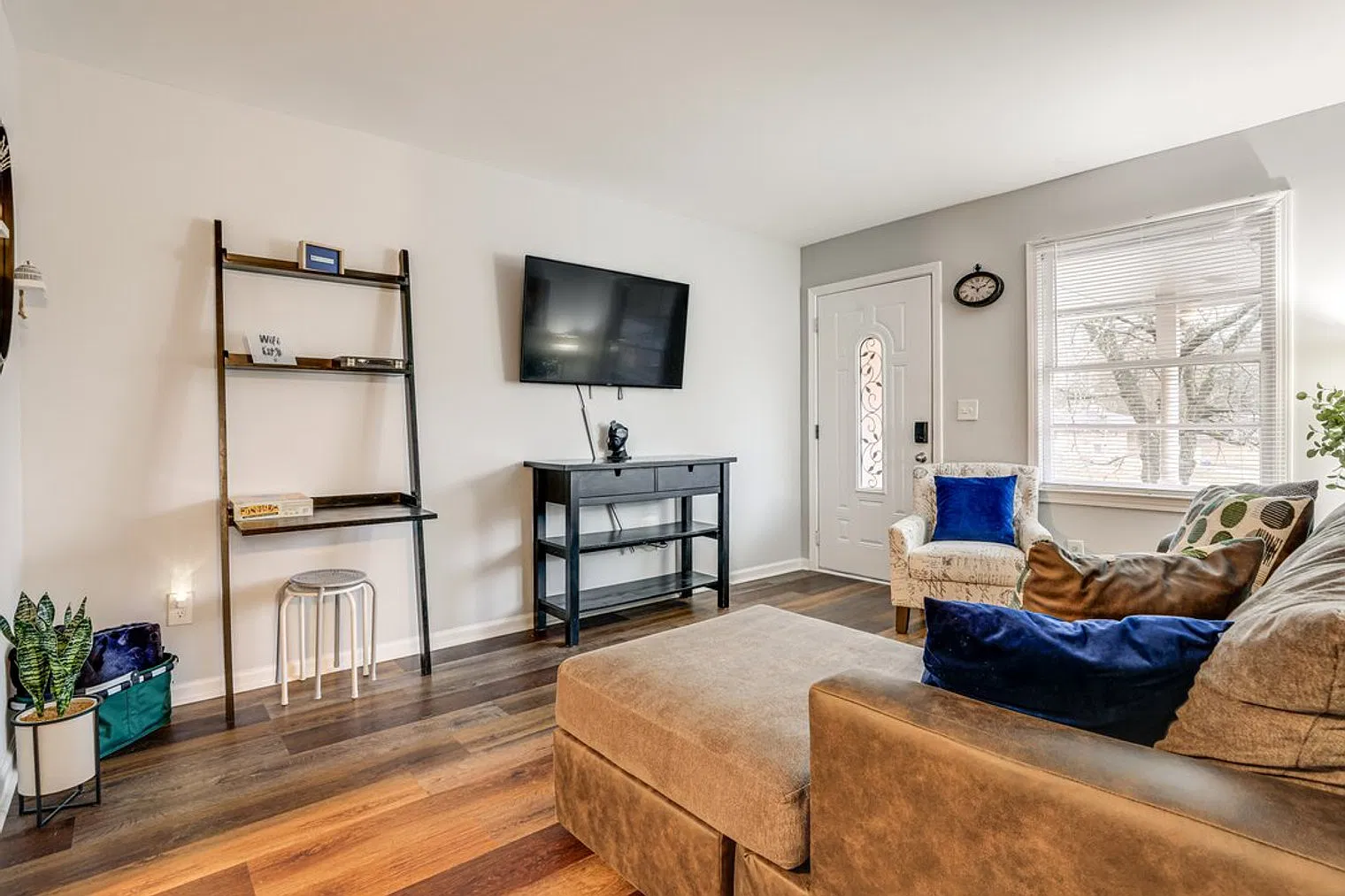 3 bed, 1.5 bath, $3,753 — Photo 3