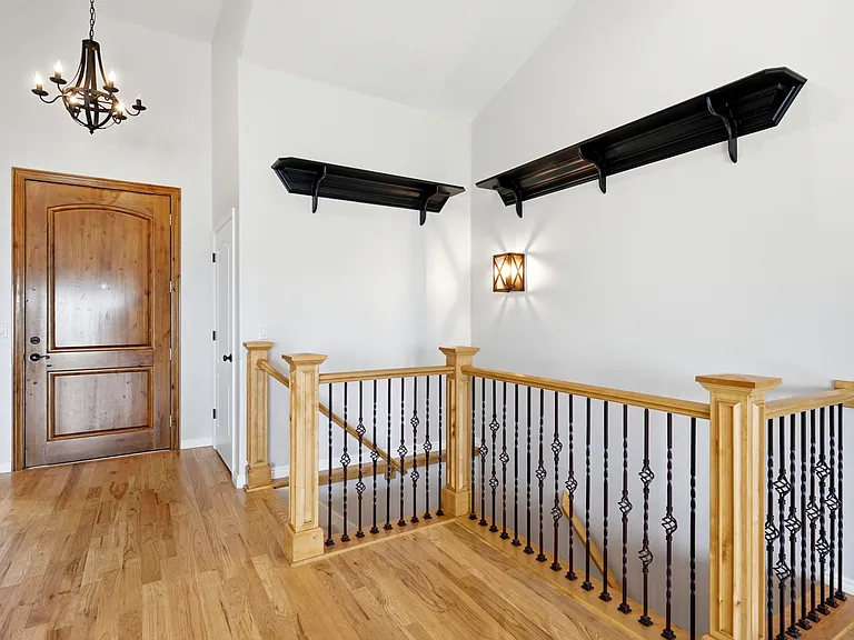 722 W Webb Rd — Photo 5