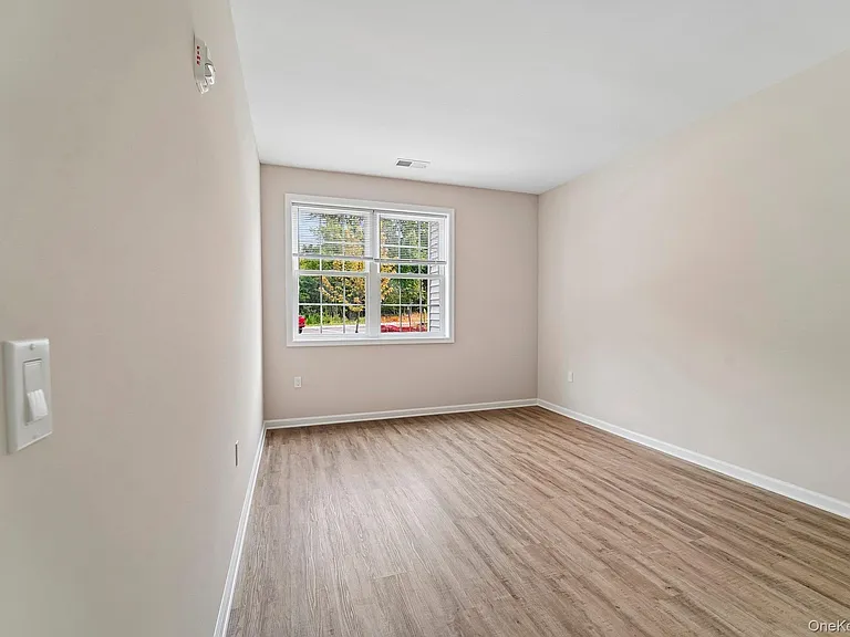 214 Tower Ridge Cir — Photo 9
