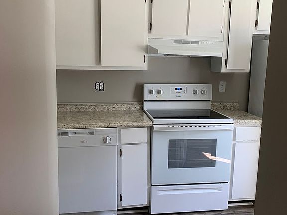 4th image of 908 W Pine St APT B