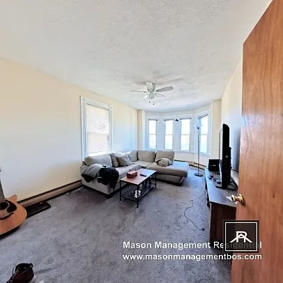 3 bed, 1.0 bath, 1000 sqft, $3,500 — Photo 4