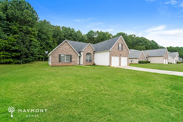 4 bed, 3.0 bath, 2094 sqft, $2,215 — Photo 4
