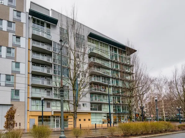 533 NE Holladay St APT 709, Portland, OR 97232