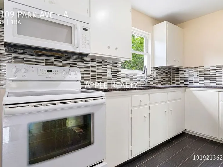 1109 Park Ave #A — Photo 9