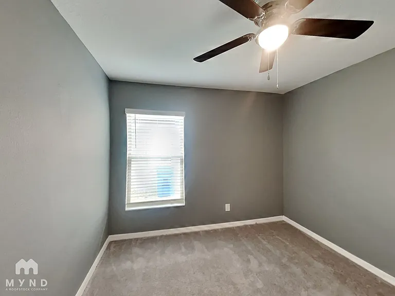 10210 Bright Crystal Ave — Photo 10