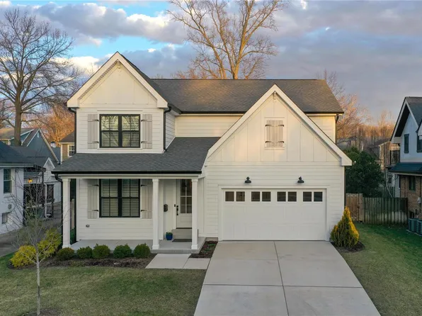 20 Midpark Ln, Saint Louis, MO 63124