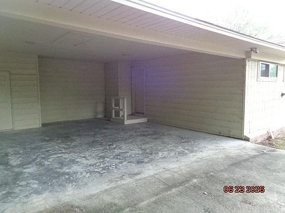 3rd image of 2318 W Lakeview