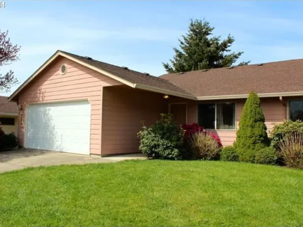 680 Benjamin Ave, Cottage Grove, OR 97424