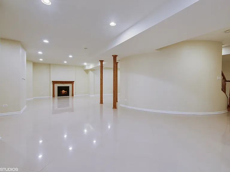 507 Locust Rd — Photo 22