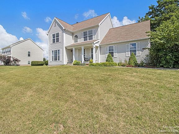 3rd image of 11234 Huckleberry Ln