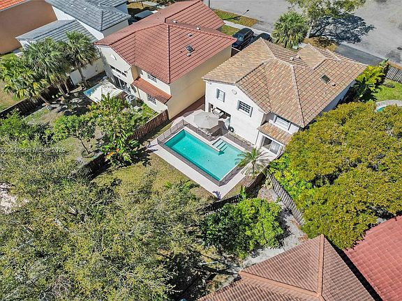 4th image of 10728 N Saratoga Dr