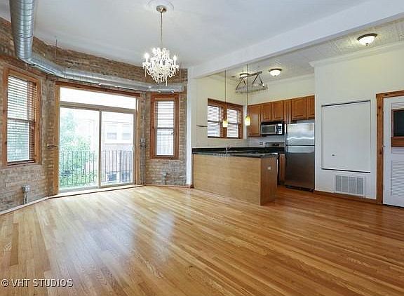 2nd image of 1651 W Pratt Blvd APT 3B