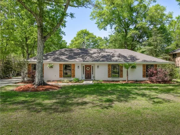 220 Shaunell Dr, Mandeville, LA 70448