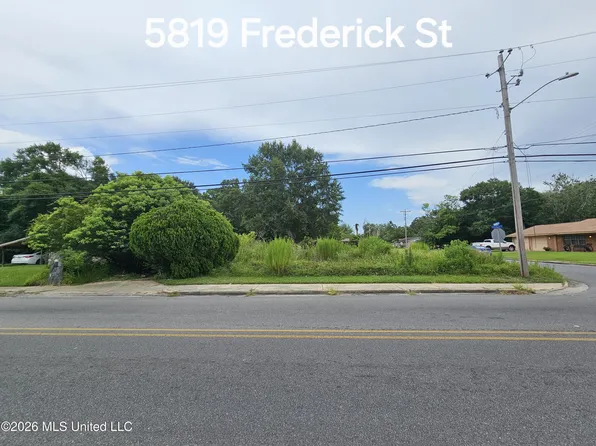 5819 Frederick St, Moss Point, MS 39563