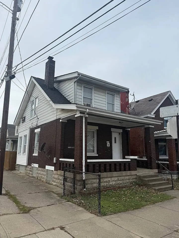 3 bed, 1238 sqft, $1,950 — Photo 1