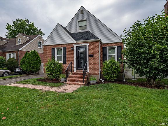 3rd image of 15 Yale Boulevard